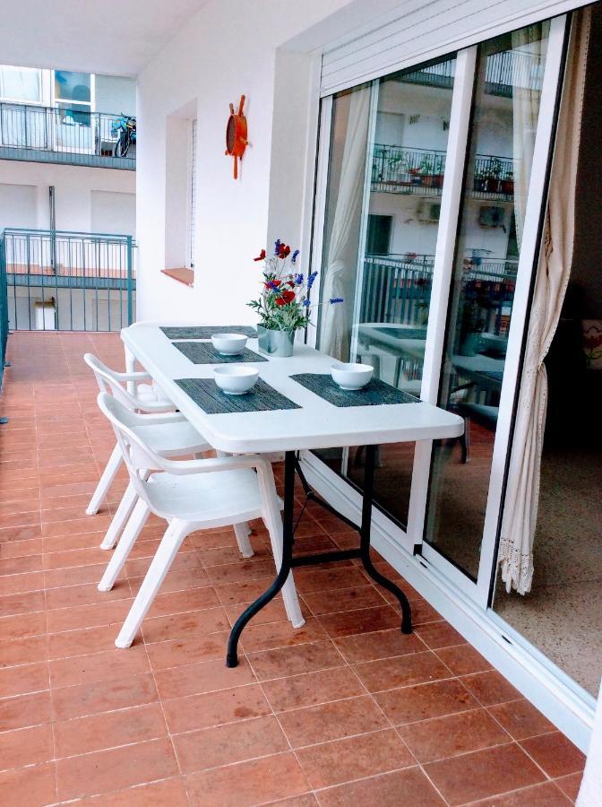 Apartamentos Aquarium. 150 Metros Playa. Roses Buitenkant foto